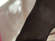 Heels dangling fetish - Screenshot 12 of 16 - Kink