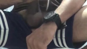 Me masturbo y se me ven los pies 