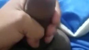 Español sé masturba en la cama 2