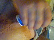 fun with ballons - Screenshot 3 of 16 - Masturbate