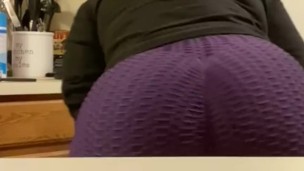 BBW twerking like Kat in Euphoria gets caught