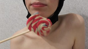 ASMR / GIRL LICKS BIG LOLLIPOP BITES CHEWS SHOWS TONGUE / MOUTH FETISH