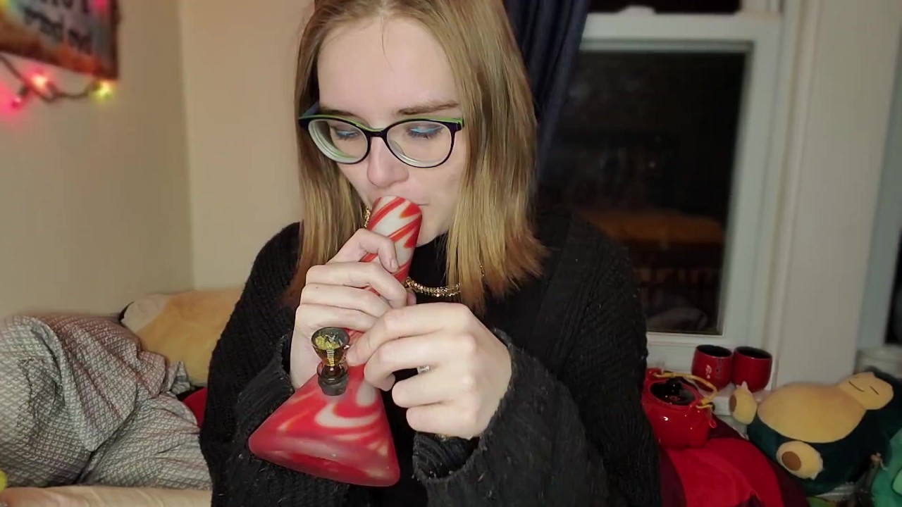 Storytime and smoke masturbation sesh - Izzy Hellbourne - Free Sex Video - RedTube