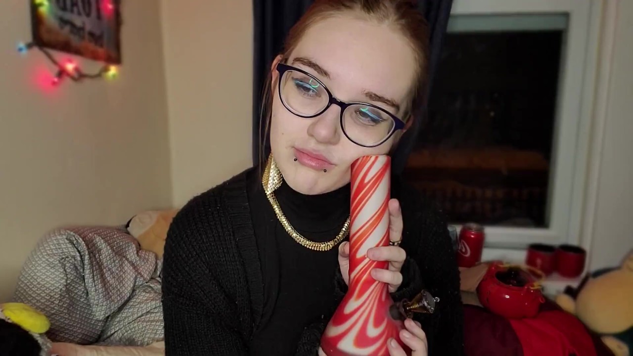 Storytime and smoke masturbation sesh - Izzy Hellbourne - Free Sex Video - RedTube