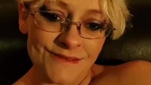 Slutty blonde MILF on eebcam