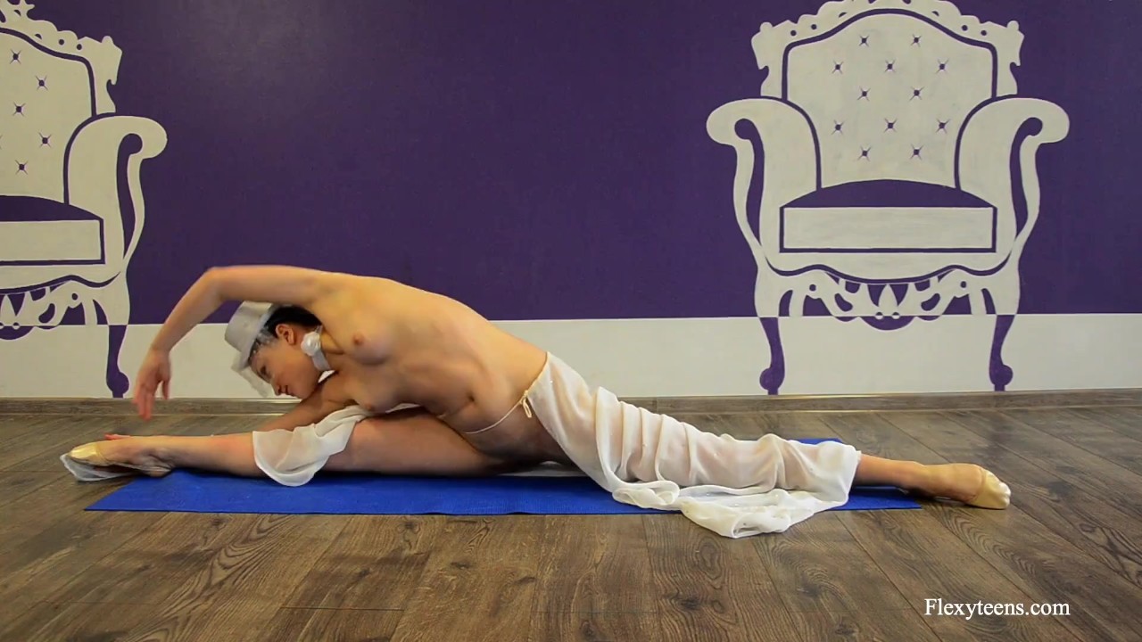 Irina Brovkina shows her gymnastic talents - Free Sex Video - RedTube