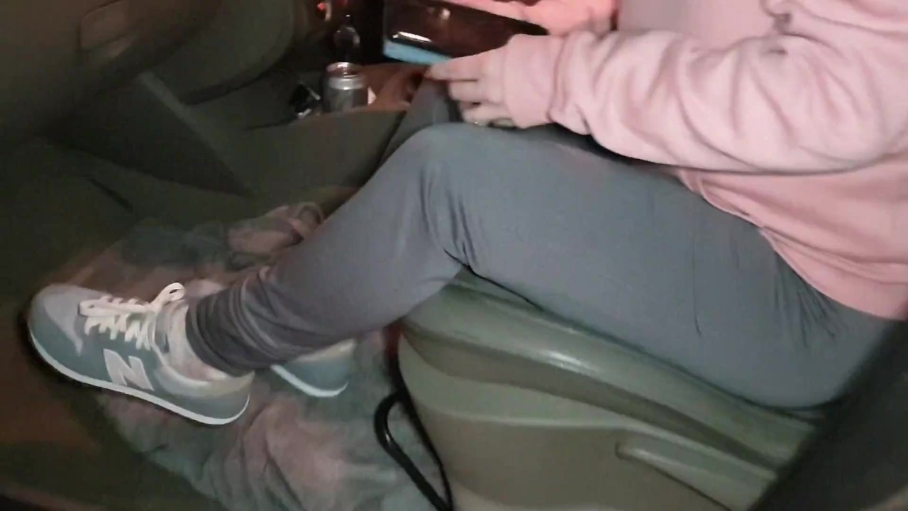 ⭐ Nonchalanty Pissing my Yoga Pants While Texting  - Free Sex Video - RedTube