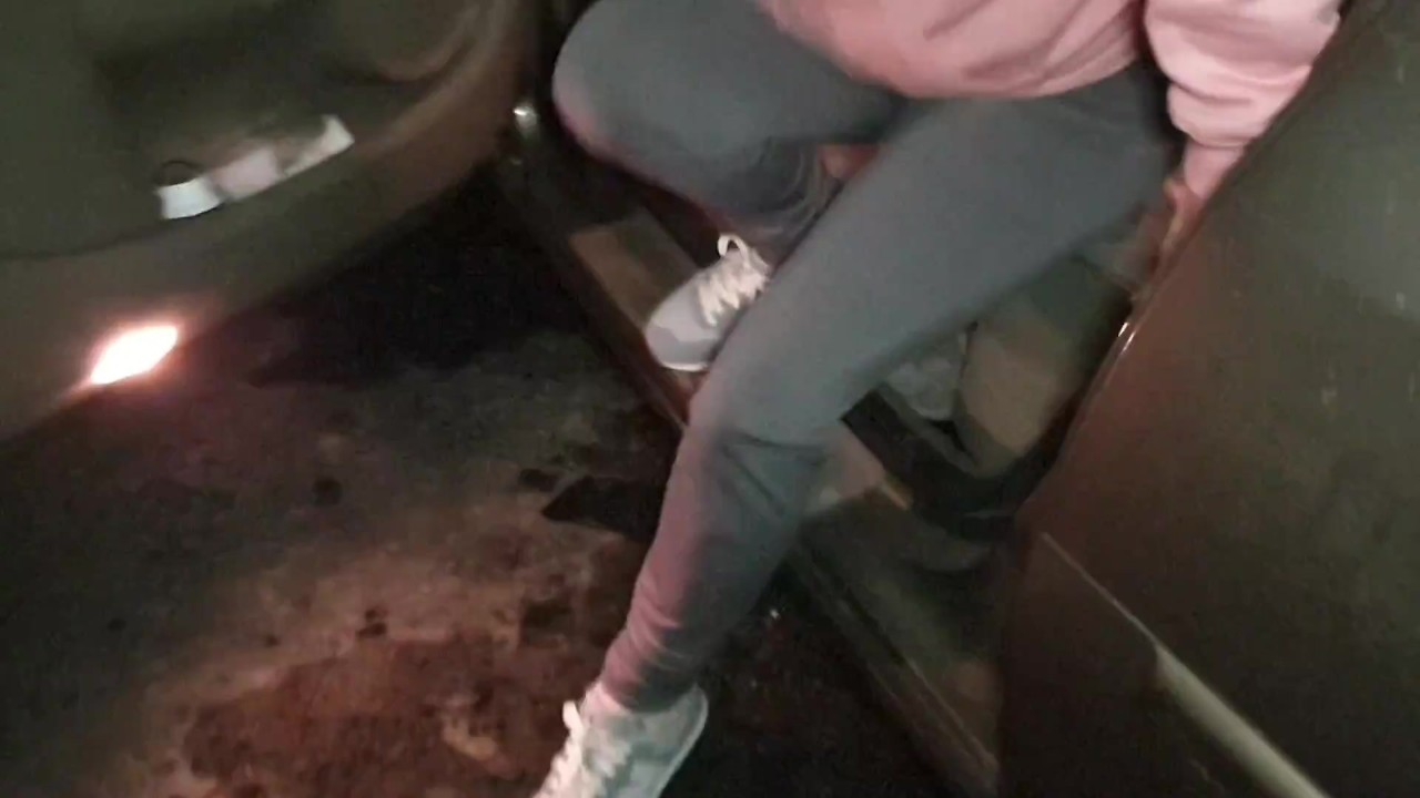⭐ Nonchalanty Pissing my Yoga Pants While Texting  - Free Sex Video - RedTube