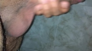 Me pajeo en el baño de la casa