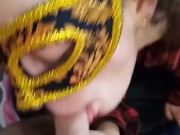 elle me vole ma chemise et je lui gicle dessus 14/16