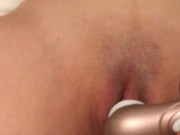 おもちゃでクリ責めしたら直ぐに潮吹いてイっちゃった 5/16