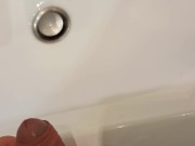 Ссу в раковину и мечтаю о девушке, которая захочет принять мою мочу в свой рот  - Screenshot 12 of 16 - Cock