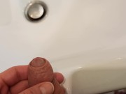 Ссу в раковину и мечтаю о девушке, которая захочет принять мою мочу в свой рот  - Screenshot 5 of 16 - Penis