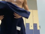 Пока раздевался , начал возбуждаться - Screenshot 2 of 16 - Kink