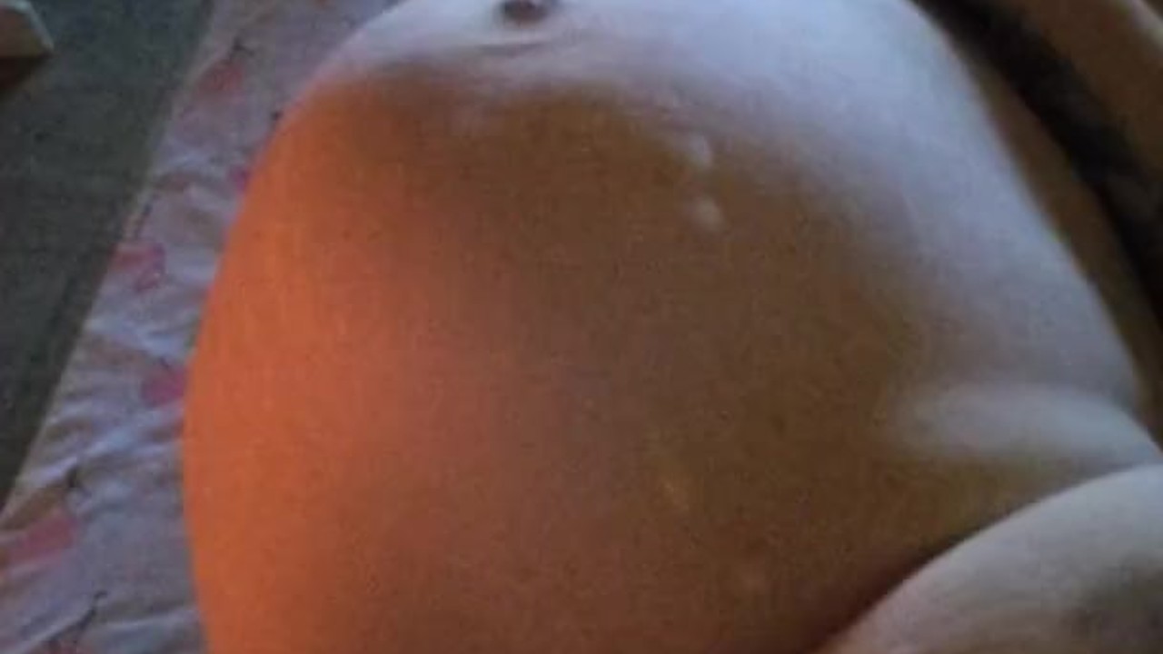 Who wants my  pregnant pussy I needs some cum to give birth  - Бесплатное секс видео - RedTube