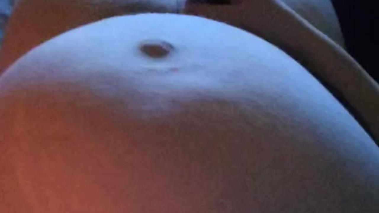 Who wants my  pregnant pussy I needs some cum to give birth  - Бесплатное секс видео - RedTube