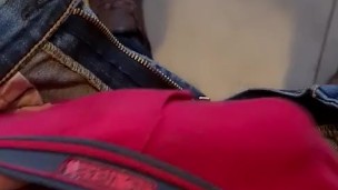 je bande dans mon pantalon regarde