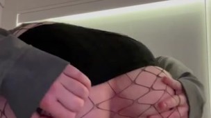 Thick solo girl strip and cum from fingering