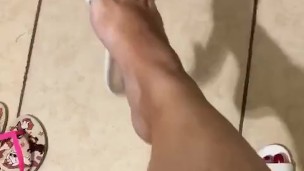 @tici_feet IG ticii_feet dangling white shoes (preview)
