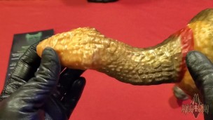 Armani Reviews Xenocat Artifacts dildo: Vaela