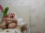  любит засовывать в себя игрушку и кончать на камеру. - Screenshot 11 of 16 - HD