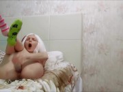  любит засовывать в себя игрушку и кончать на камеру. - Screenshot 12 of 16 - Tight Pussy