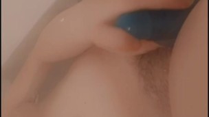 Amateur Teen Bathtub Tease
