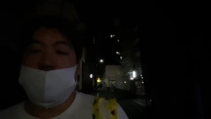 深夜の六本木を徘徊し、恐怖におののく動画