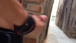 Cumshot in Venice 