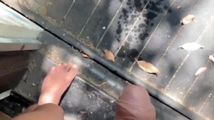 Hunk peeing with a big cock
