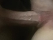 Petite baise discrète pendant que bébé 12/16