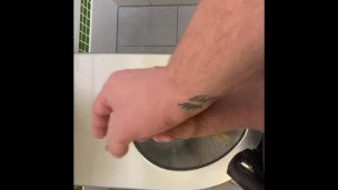 Masturbace na veřejných wc