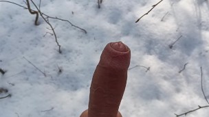 Letting cock cum by itself without hands to the snow