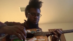 Play my guitar to a nice tune