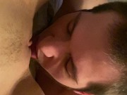 Русская получает сильный оргазм от куни и  от удовольствия (крупный план) 8/16