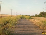 красотка сосёт член на дороге и получает много спермы на милое личико 2/16