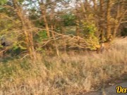 красотка сосёт член на дороге и получает много спермы на милое личико 7/16