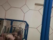 Veo el culo de mi mujer en el espejo, toda una puta en la cama 13/16