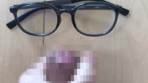 女友達のメガネにぶっかけ