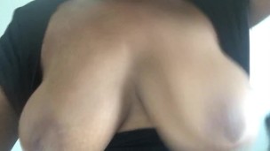 Boucing boobs out