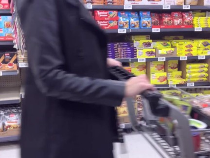 OtakuJennii trying out her new vibrating panties at the grocery store! HD (Vertical Video)