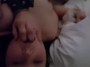 Sie filmt sich selbst beim Ficken und er spritzt in ihr ab Creampie 12/16