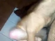 Masturbándome en el baño 14/16