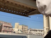 五反野駅で電車を見送る男 10/16