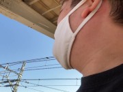 五反野駅で電車を見送る男 7/16