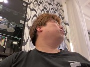 ホテルでピザが頼めるらしいので注文してみた。 14/16