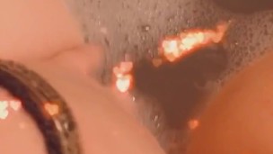 Playing with my pussy in the bath
