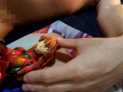 プラグスーツのアスカラングレーフィギュアに大量ぶっかけ顔発射オナニー【新世紀エヴァンゲリオン】 - Screenshot 11 of 16 - HD