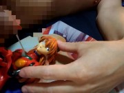 プラグスーツのアスカラングレーフィギュアに大量ぶっかけ顔発射オナニー【新世紀エヴァンゲリオン】 - Screenshot 14 of 16 - オナニー