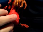 プラグスーツのアスカラングレーフィギュアに大量ぶっかけ顔発射オナニー【新世紀エヴァンゲリオン】 - Screenshot 4 of 16 - オナニー